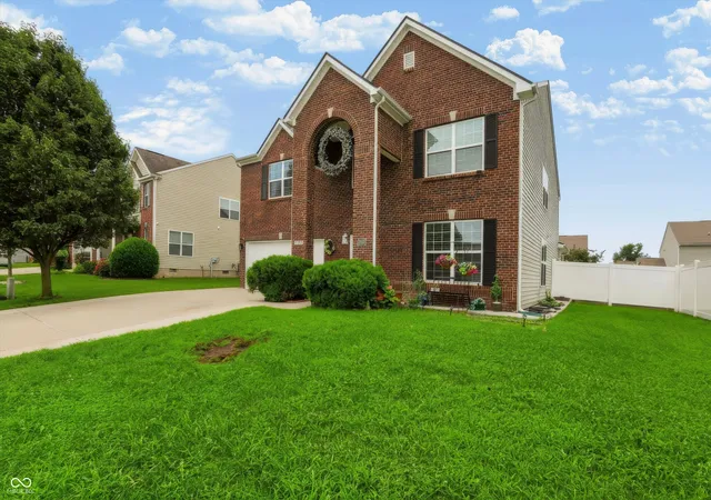 2nd image of 1378 Padana Dr, Greenwood, IN 46143 | MLS# 22121581
