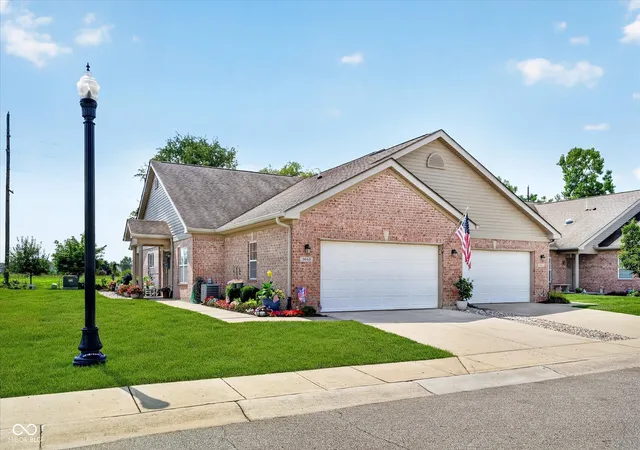 2nd image of 5643 Jones Dr, Plainfield, IN 46168 | MLS# 22121583
