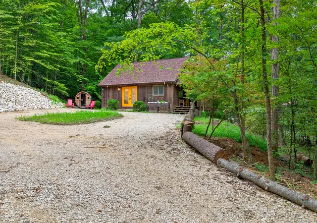4th image of 3380 Helmsburg Rd, Nashville, IN 47448 | MLS# 22121597