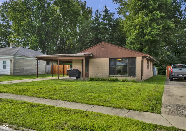 Photo 2 of Single family home for sale at 201 Myrtle St, North Vernon, IN 47265 | MLS# 22121613 | Listing updated on 2026-09-04