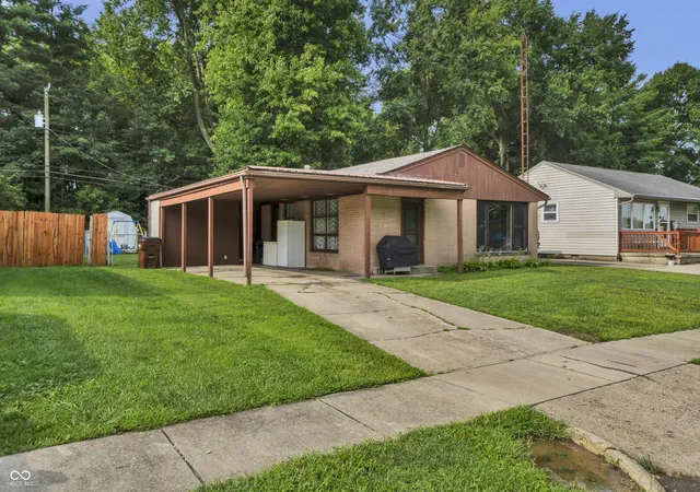 Photo 3 of Single family home for sale at 201 Myrtle St, North Vernon, IN 47265 | MLS# 22121613 | Listing updated on 2026-09-04