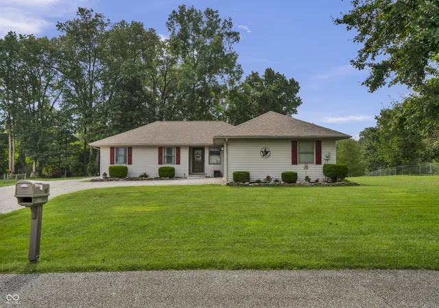 Photo 2 of Sale Pending at 5195 N Camelot Way, North Vernon, IN 47265 | MLS# 22121614 | Listing updated on 2026-09-30