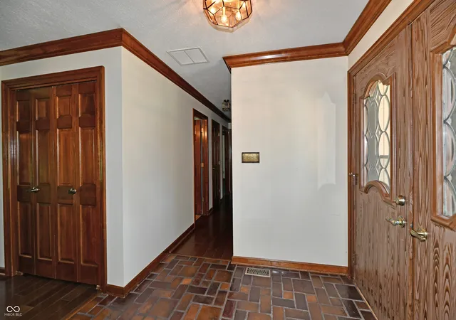 4th image of 3190 Greensview Dr, Greenwood, IN 46143 | MLS# 22121623