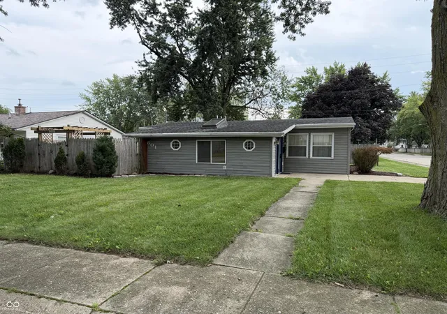 3rd image of 601 Broad Ave, Nappanee, IN 46550 | MLS# 22121632