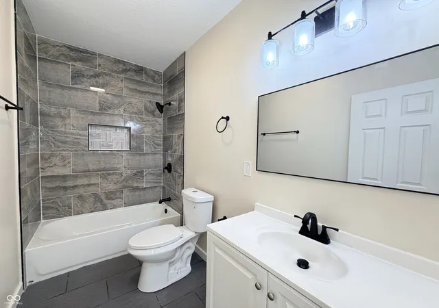 3rd image of 1824 N Parker Ave, Indianapolis, IN 46218 | MLS# 22121639