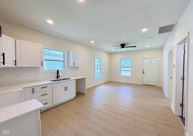 4th image of 1824 N Parker Ave, Indianapolis, IN 46218 | MLS# 22121639