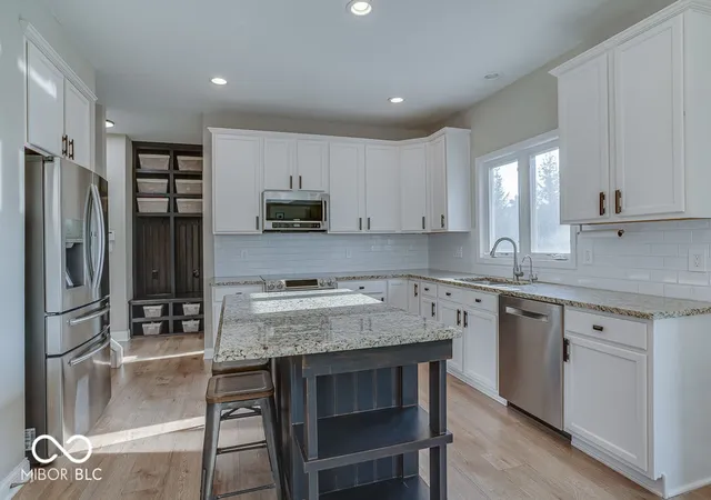 Photo 4 of Sale Pending at 13844 Ash Stone Ct, Fishers, IN 46040 | MLS# 22121642 | Listing updated on 2026-08-31