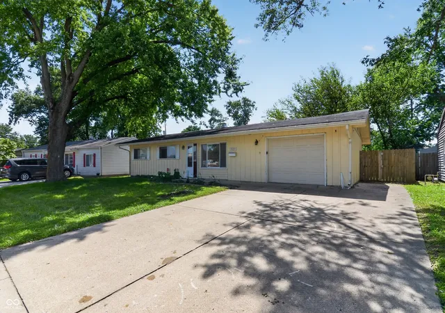 Photo 1 of Sale Pending at 970 Hunter Dr, Plainfield, IN 46168 | MLS# 22121666 | Listing updated on 2026-10-05