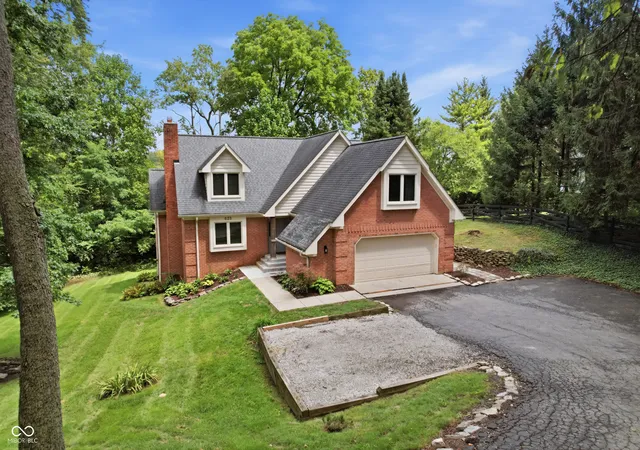 1st image of 635 Mulberry St, Zionsville, IN 46077 | MLS# 22121667