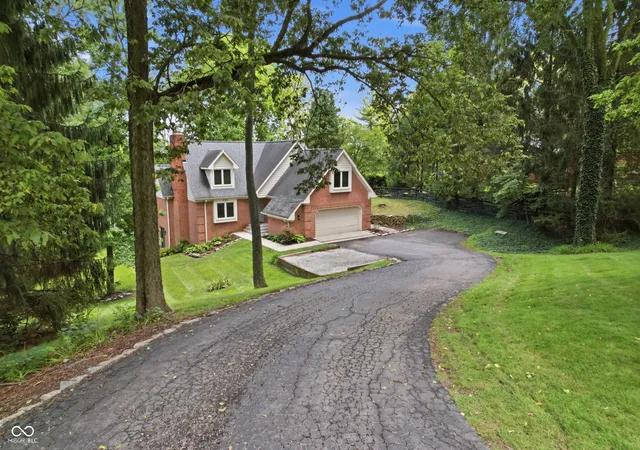2nd image of 635 Mulberry St, Zionsville, IN 46077 | MLS# 22121667