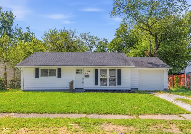 Photo 1 of Single family home for sale at 3930 Chateau Dr, Indianapolis, IN 46226 | MLS# 22121683 | Listing updated on 2026-10-02