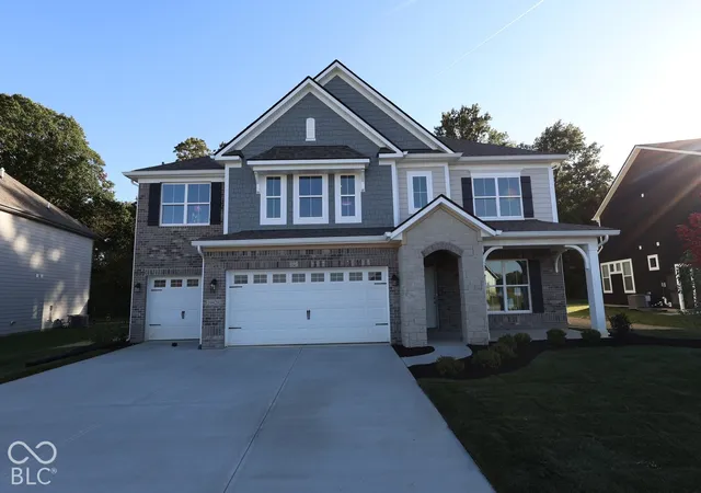 Photo 2 of Single family home for sale at 10429 Oak Bend Blvd, Indianapolis, IN 46239 | MLS# 22121688 | Listing updated on 2026-10-10