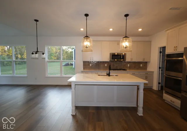 Photo 2 of Single family home for sale at 10429 Oak Bend Blvd, Indianapolis, IN 46239 | MLS# 22121688 | Listing updated on 2026-10-28