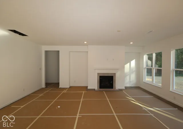 Photo 3 of Single family home for sale at 10429 Oak Bend Blvd, Indianapolis, IN 46239 | MLS# 22121688 | Listing updated on 2026-10-10
