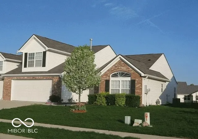 1st image of 1350 Hamilton Dr, Greenwood, IN 46143 | MLS# 22121701