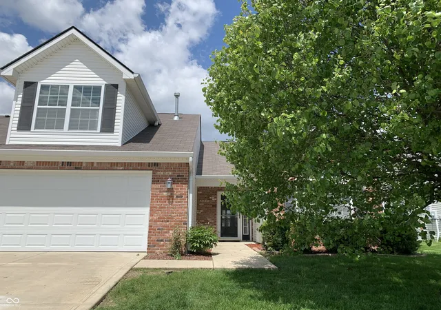 4th image of 1350 Hamilton Dr, Greenwood, IN 46143 | MLS# 22121701