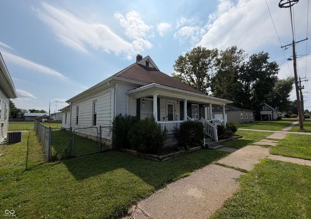 Photo 2 of Sale Pending at 1314 4th Street, Bedford, IN 47421 | MLS# 22121725 | Listing updated on 2026-10-02