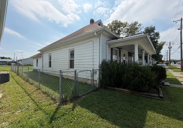Photo 3 of Sale Pending at 1314 4th Street, Bedford, IN 47421 | MLS# 22121725 | Listing updated on 2026-10-02