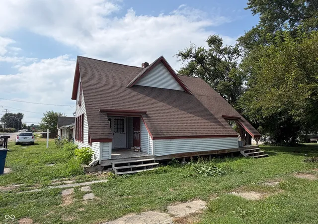 Photo 3 of Sale Pending at 1307 4th Street, Bedford, IN 47421 | MLS# 22121730 | Listing updated on 2026-10-02