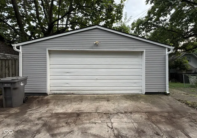 Photo 3 of Single family home for sale at 2432 Brookside Parkway North Dr, Indianapolis, IN 46201 | MLS# 22121742 | Listing updated on 2026-09-25