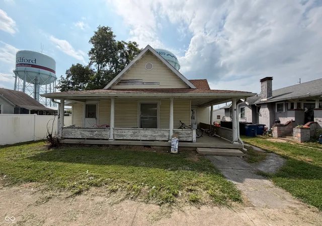 Photo 2 of Sale Pending at 515 J St, Bedford, IN 47421 | MLS# 22121757 | Listing updated on 2026-10-02