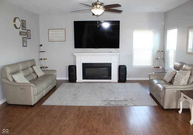 Photo 4 of Single family home for sale at 6737 Wilmot Ln, Avon, IN 46123 | MLS# 22121759 | Listing updated on 2026-09-27