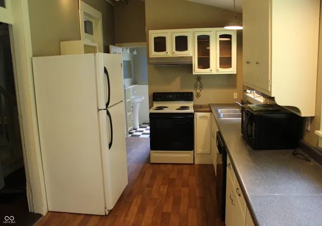 Photo 3 of Single family home for sale at 902 S Indiana St, Greencastle, IN 46135 | MLS# 22121766 | Listing updated on 2026-10-08