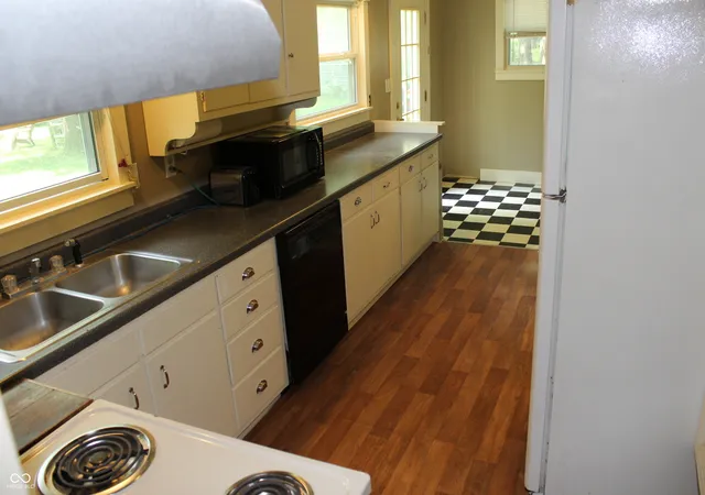 Photo 4 of Single family home for sale at 902 S Indiana St, Greencastle, IN 46135 | MLS# 22121766 | Listing updated on 2026-10-08