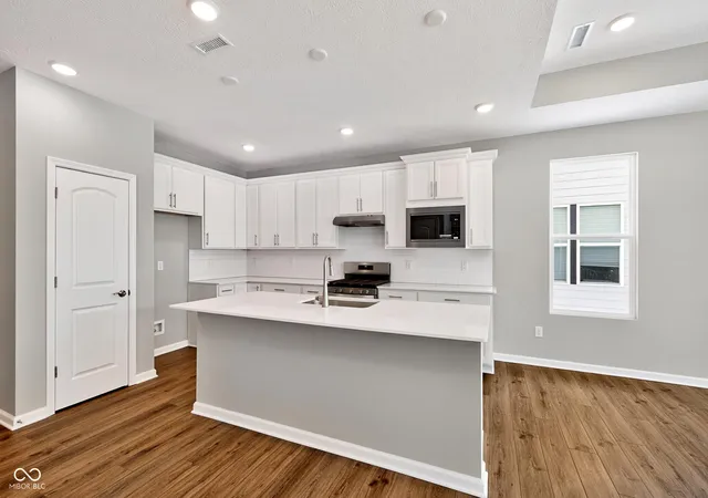 Photo 4 of Single family home for sale at 13306 Seven Springs Ln, Noblesville, IN 46060 | MLS# 22121771 | Listing updated on 2026-10-23