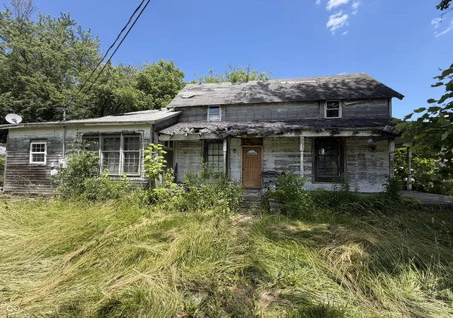 Photo 2 of Single family home for sale at 2812 Brown St, New Castle, IN 47362 | MLS# 22121791 | Listing updated on 2026-09-22