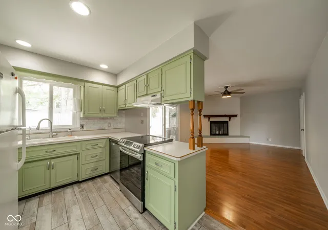 Photo 4 of Single family home for sale at 3227 Meadowcrest Dr, Anderson, IN 46011 | MLS# 22121805 | Listing updated on 2026-10-06