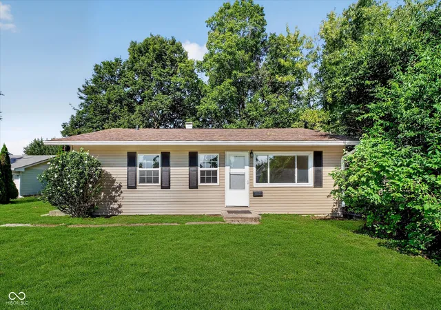 Photo 1 of Single family home for sale at 1720 Alice Jeanne Ct, Indianapolis, IN 46219 | MLS# 22121817 | Listing updated on 2026-10-16