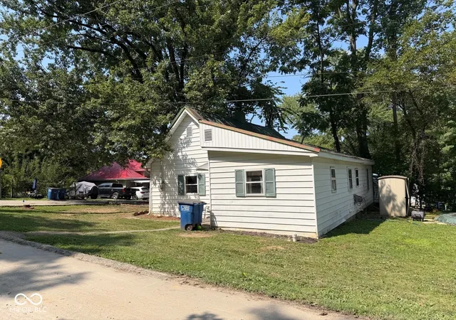 Photo 3 of Sale Pending at 1328 F St, Bedford, IN 47421 | MLS# 22121846 | Listing updated on 2026-10-02