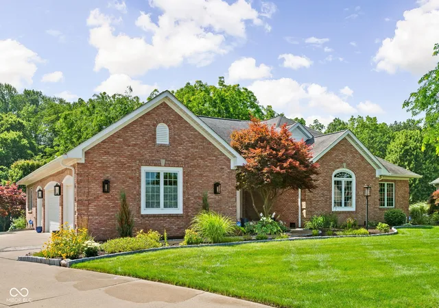 Photo 2 of Single family home for sale at 1595 Blue Phlox Dr, Avon, IN 46123 | MLS# 22121888 | Listing updated on 2026-09-23