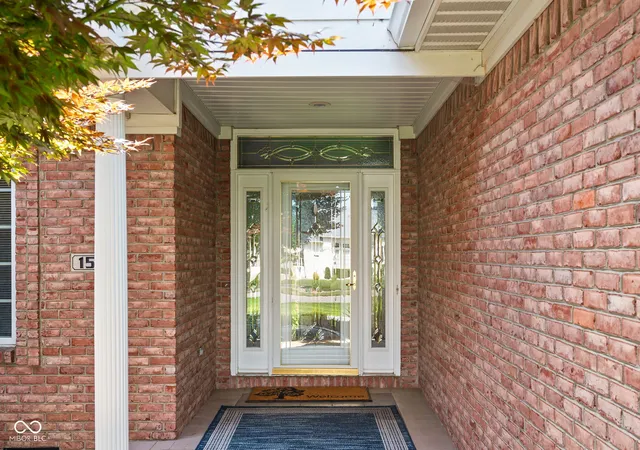 Photo 3 of Single family home for sale at 1595 Blue Phlox Dr, Avon, IN 46123 | MLS# 22121888 | Listing updated on 2026-09-23
