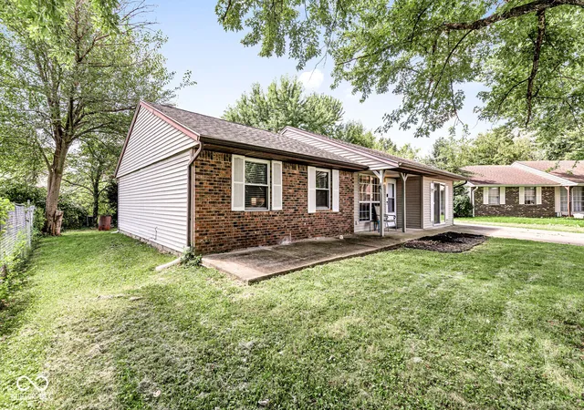 Photo 3 of Single family home for sale at 10531 Mohave Ct, Indianapolis, IN 46235 | MLS# 22121896 | Listing updated on 2026-10-28
