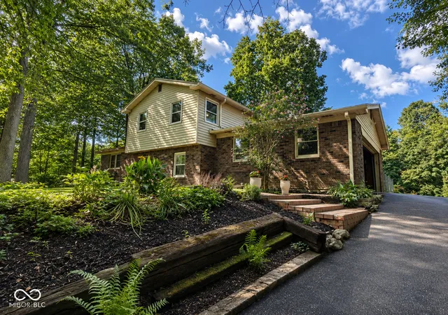 1st image of 532 E Timberbrook Ests, Shelbyville, IN 46176 | MLS# 22121900