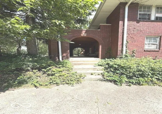 Photo 2 of Single family home for sale at 3621 Watson Rd, Indianapolis, IN 46205 | MLS# 22121909 | Listing updated on 2026-09-03
