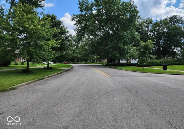 Photo 4 of Single family home for sale at 3621 Watson Rd, Indianapolis, IN 46205 | MLS# 22121909 | Listing updated on 2026-09-03