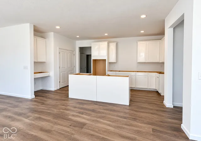 Photo 2 of Single family home for sale at 8894 Constitution Trl, Brownsburg, IN 46112 | MLS# 22121921 | Listing updated on 2026-10-24