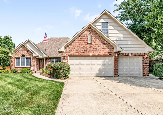 Photo 1 of Single family home for sale at 6298 Canak Dr, Avon, IN 46123 | MLS# 22121933 | Listing updated on 2026-09-29