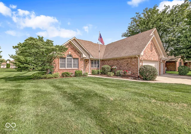 Photo 3 of Single family home for sale at 6298 Canak Dr, Avon, IN 46123 | MLS# 22121933 | Listing updated on 2026-09-29
