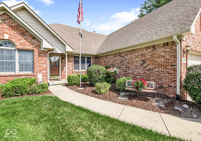 Photo 3 of Single family home for sale at 6298 Canak Dr, Avon, IN 46123 | MLS# 22121933 | Listing updated on 2026-09-29