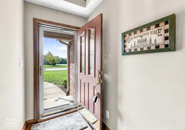 Photo 4 of Single family home for sale at 6298 Canak Dr, Avon, IN 46123 | MLS# 22121933 | Listing updated on 2026-09-29
