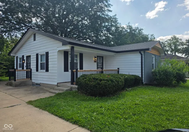 2nd image of 3425 Tiffany Dr, Indianapolis, IN 46226 | MLS# 22121938