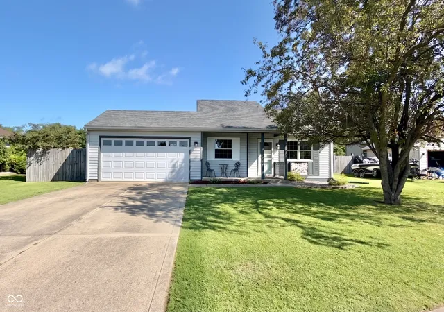 2nd image of 1026 Fox Trace Dr, Anderson, IN 46013 | MLS# 22121947