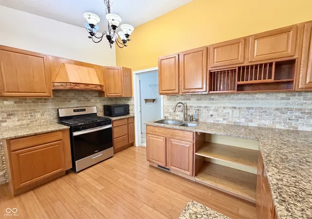 4th image of 1026 Fox Trace Dr, Anderson, IN 46013 | MLS# 22121947