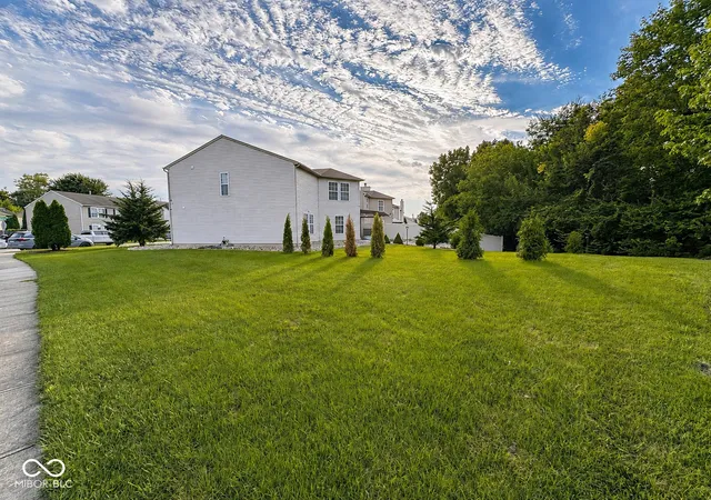 2nd image of 10934 Cyrus Dr, Indianapolis, IN 46231 | MLS# 22121952