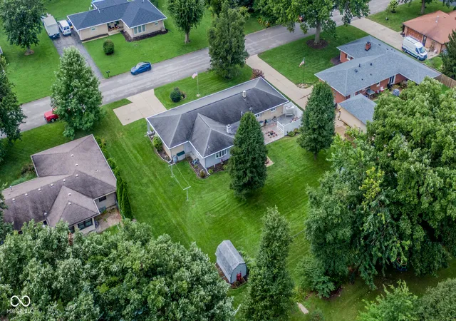 4th image of 18 Fairfield Dr, Brownsburg, IN 46112 | MLS# 22121956