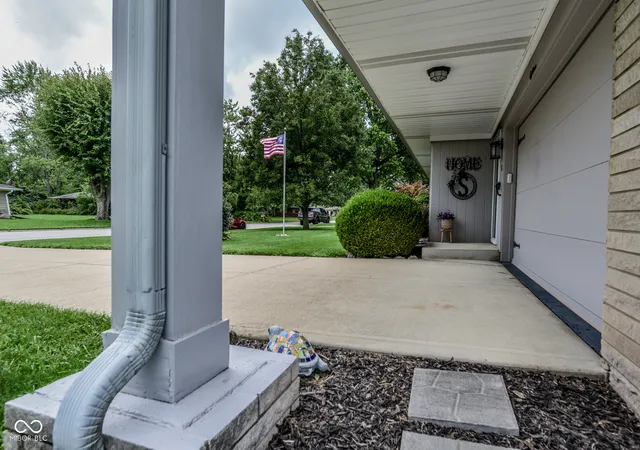 5th image of 18 Fairfield Dr, Brownsburg, IN 46112 | MLS# 22121956